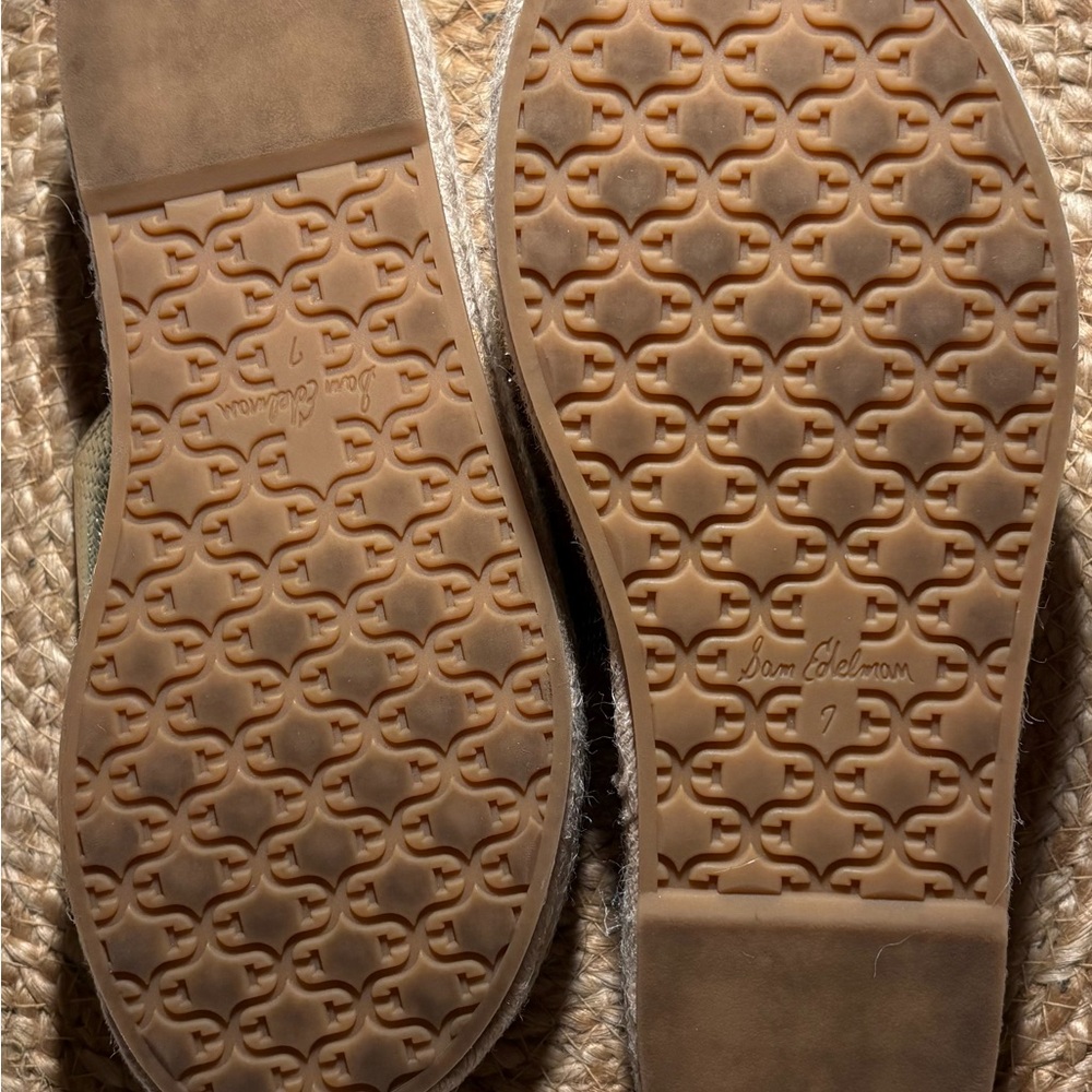 Sam Edelman Metallic Gold Cross Strap Sandals - Picture 6 of 6